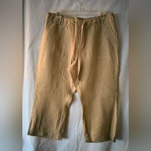 St. John's Bay's Beige Capri Pants